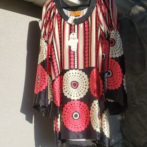 Voom size s 100% silk dress nwt so cute.